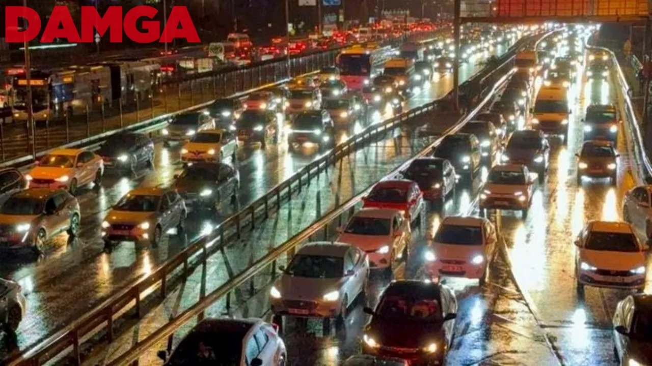 İstanbul’da Akşam Mesai Çıkışı Trafik Yoğunluğu %87 Oranında Yaşandı