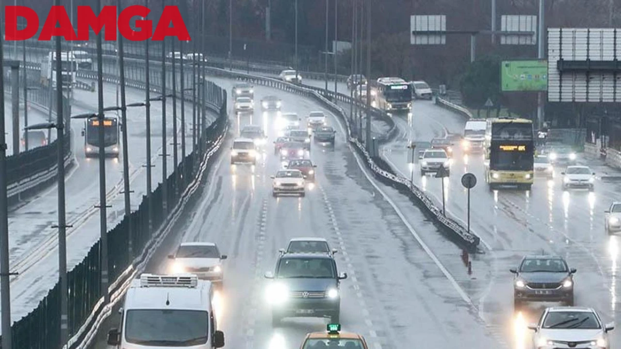 İstanbul'da Sağanak Yağış Etkili Oluyor: Vatandaşlar Taksim ve Yenibosna'da Hazırlıksız Yakalandılar