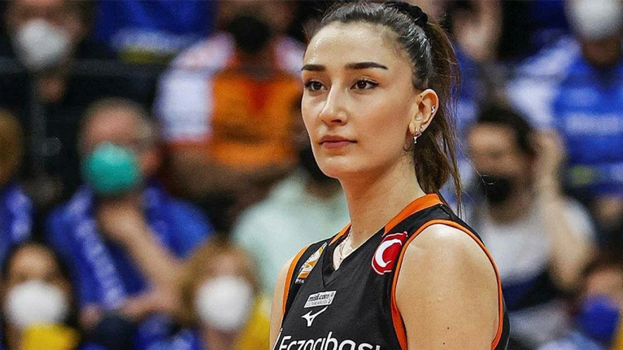 Hande Baladın’dan transfer iddialarına yanıt: Eczacıbaşı’ndan ayrılacak mı?