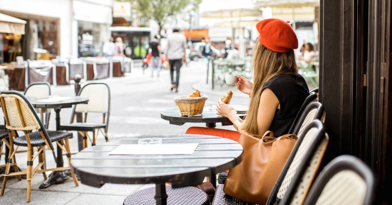 Cafelerde prizi kullanmak bile ücretli!