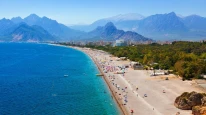 Antalya, "2025 D-8 Turizm Şehri Ödülü"nü Kazanan İlk Şehir Oldu