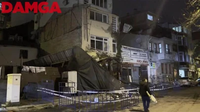 Sarıyer'de Metruk Bina Balkonu Çöktü: Mahalle Sakinleri Korktu