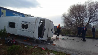 Balıkesir Altıeylül'de feci kaza! TIR ile servis minibüsü çarpıştı: 8'i ağır 29 yaralı