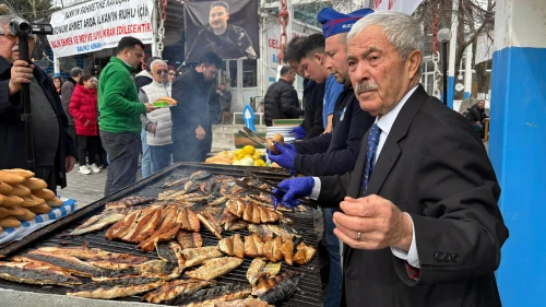 Balıkçı Kenan vefat eden torunu için binlerce balık ekmek dağıttı