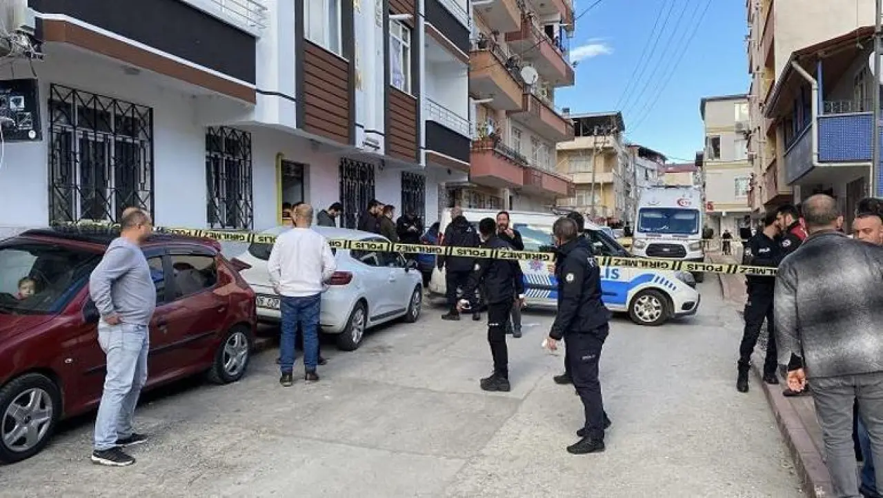 Almanya’dan gelen akrabalarını miras kavgasında bacaklarından vurdu; 2 yaralı